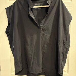 FIGS Technical Collection Rafaela Oversized Black Top